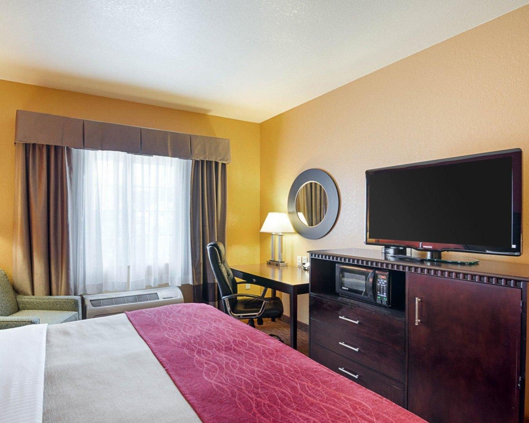 Comfort Inn & Suites Orange - Montpelier Екстериор снимка