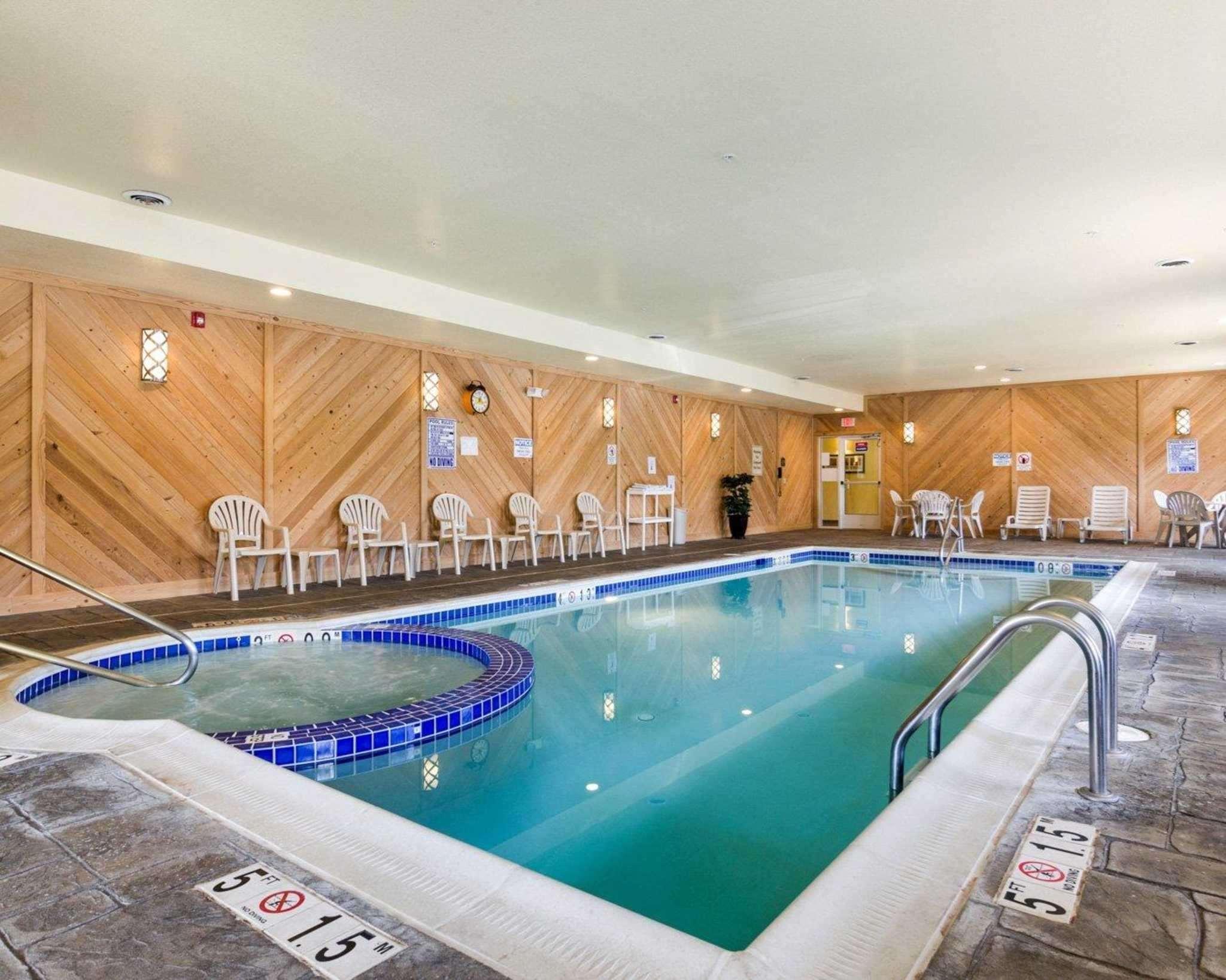 Comfort Inn & Suites Orange - Montpelier Екстериор снимка