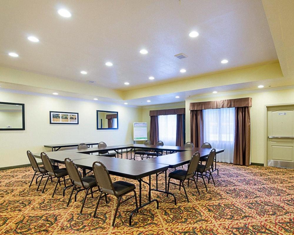 Comfort Inn & Suites Orange - Montpelier Екстериор снимка