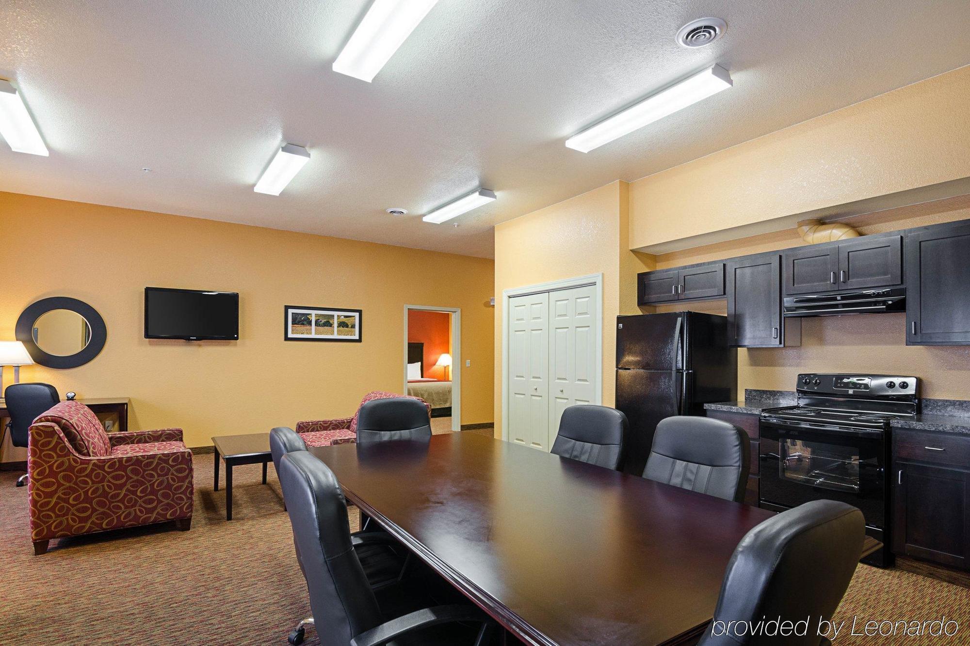 Comfort Inn & Suites Orange - Montpelier Екстериор снимка