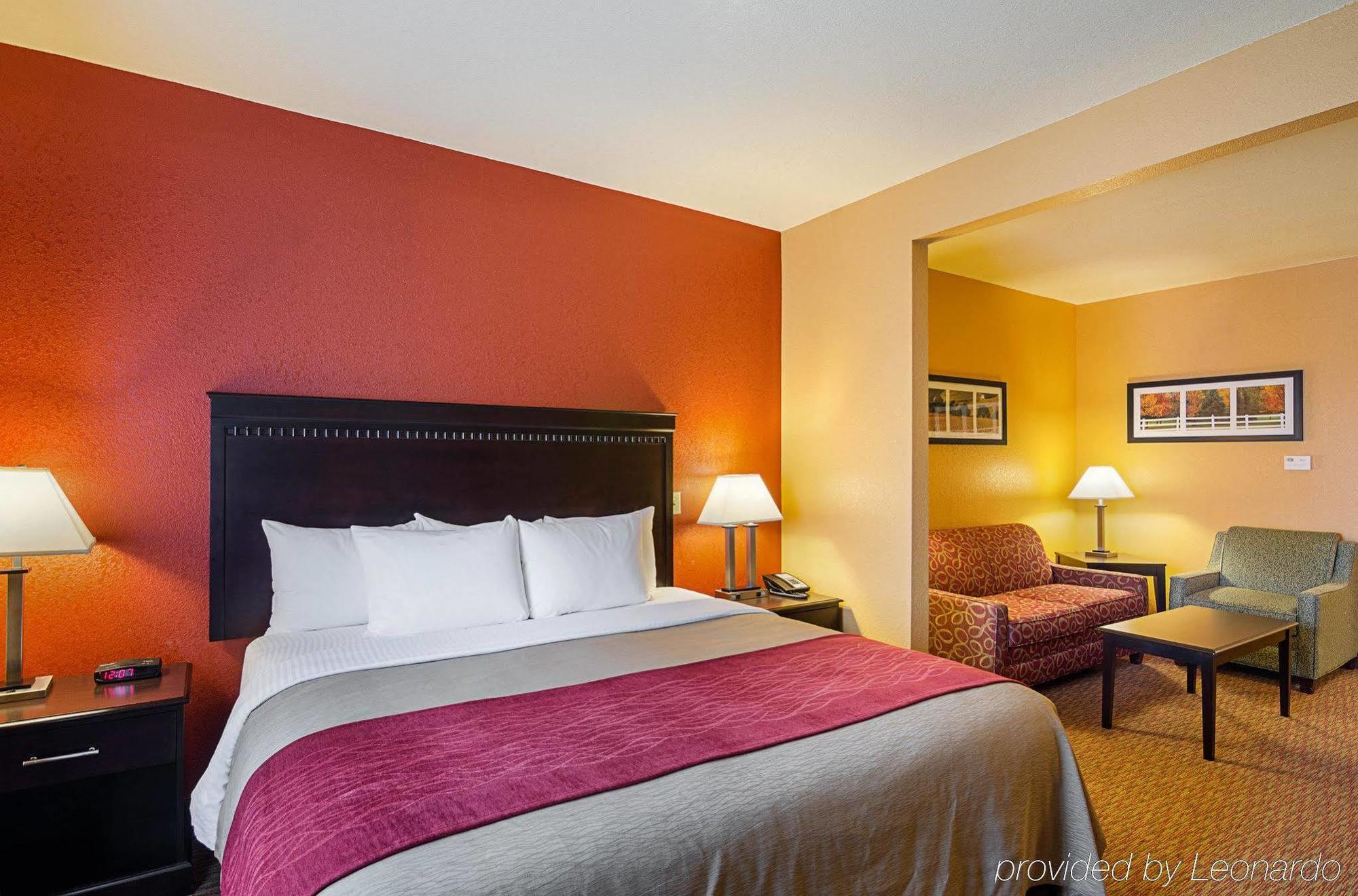 Comfort Inn & Suites Orange - Montpelier Екстериор снимка