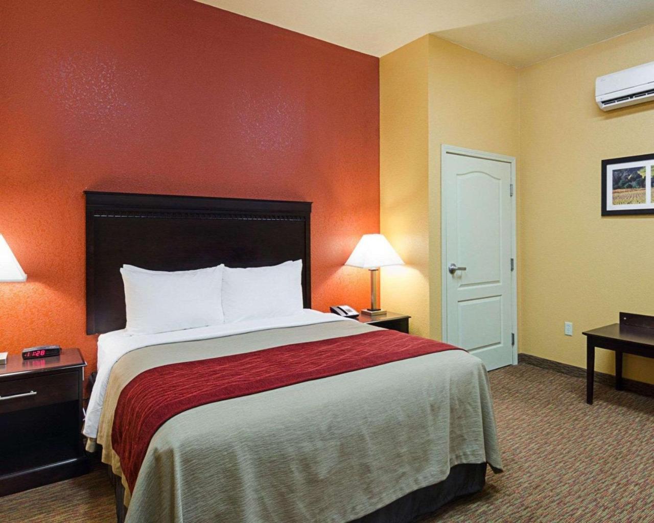 Comfort Inn & Suites Orange - Montpelier Екстериор снимка